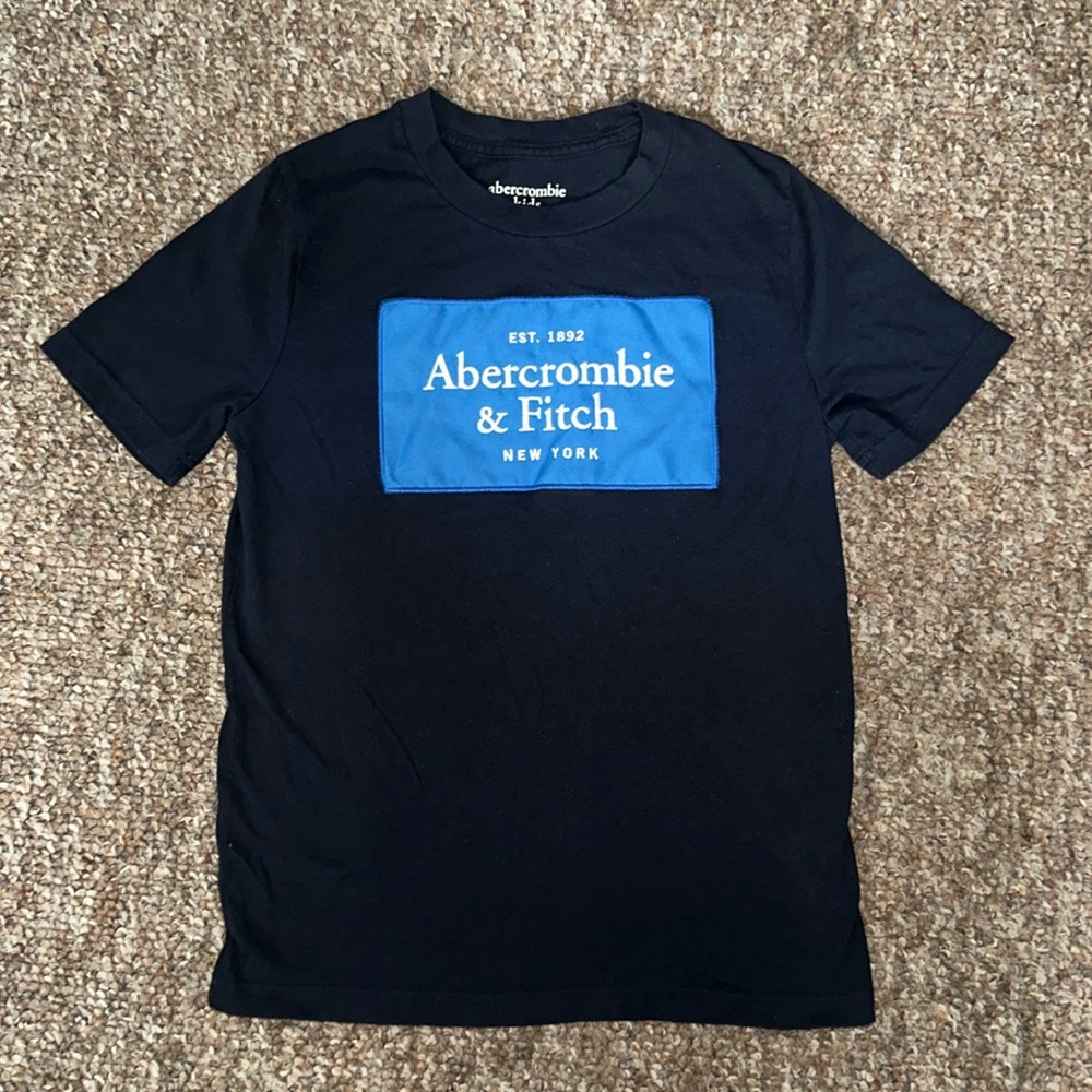 Abercrombie Kids short sleeve dark blue t-shirt size 9/10 in great condition